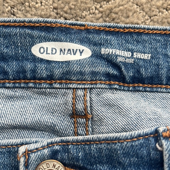 Old Navy boyfriend denim short size 8 - Picture 2 of 4